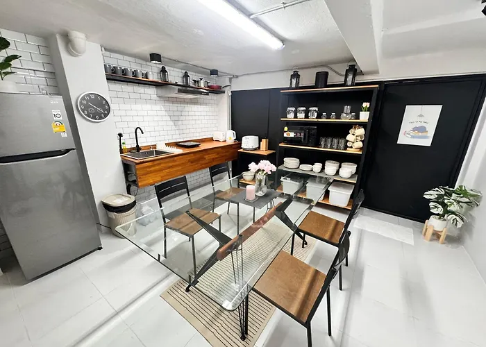 公寓 Modern Sukhumvit House Near Phrakanong Bts Station *