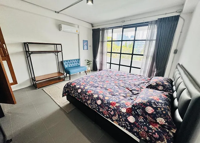 Modern Sukhumvit House Near Phrakanong Bts Station